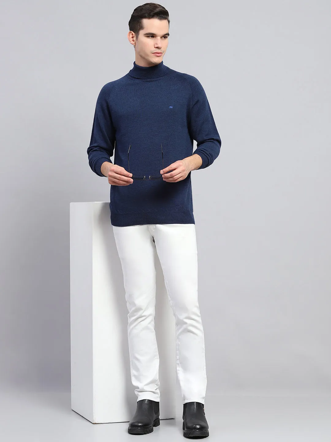 Men Navy Blue Solid Turtle Neck Full Sleeve Pullover