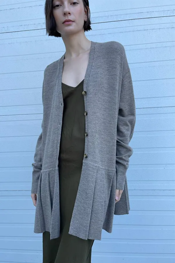 Pleat Cardigan in Rock