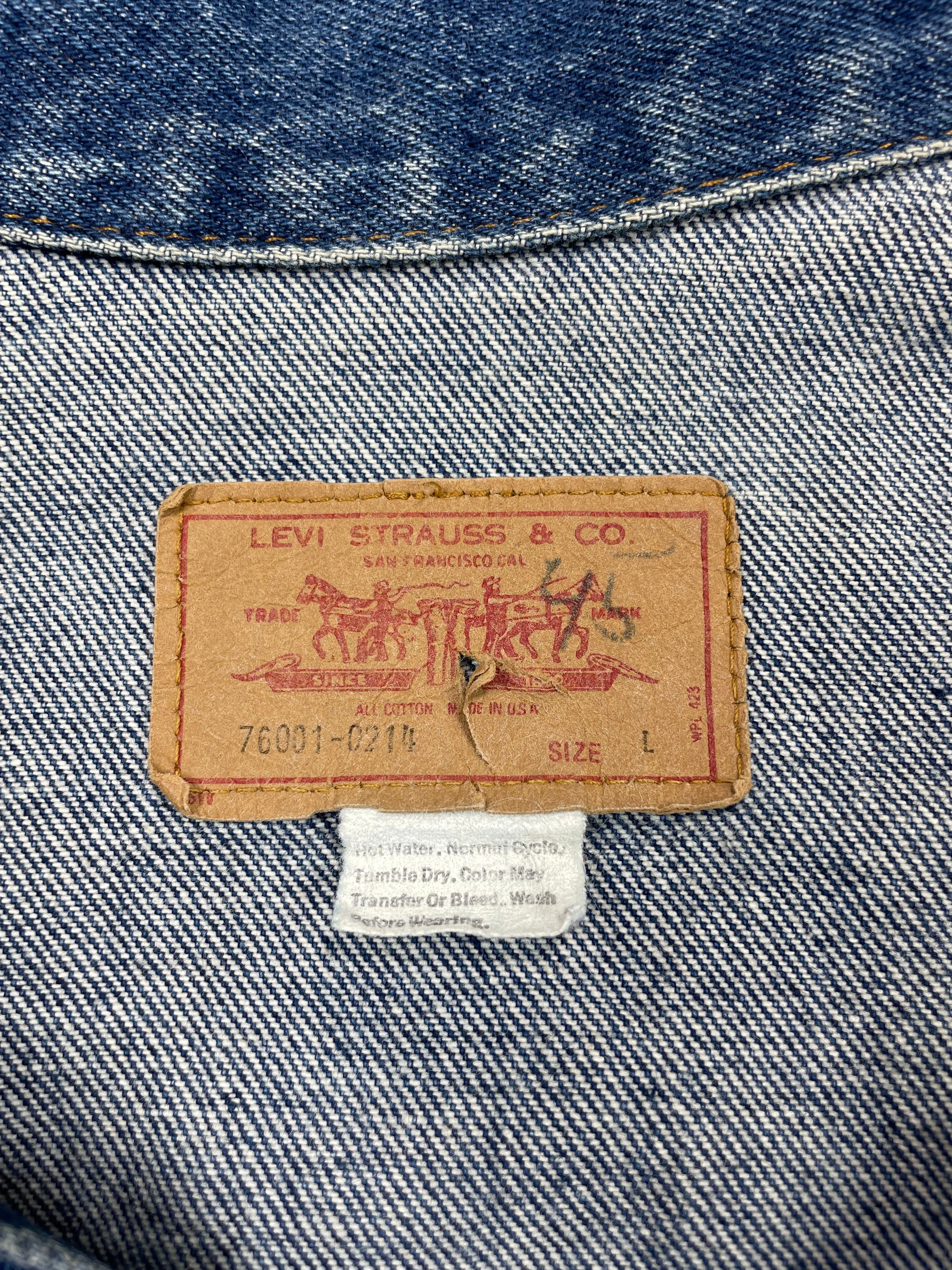 Vintage Levi 2-Pocket USA Indigo Denim Trucker Jacket (JYJ-143)